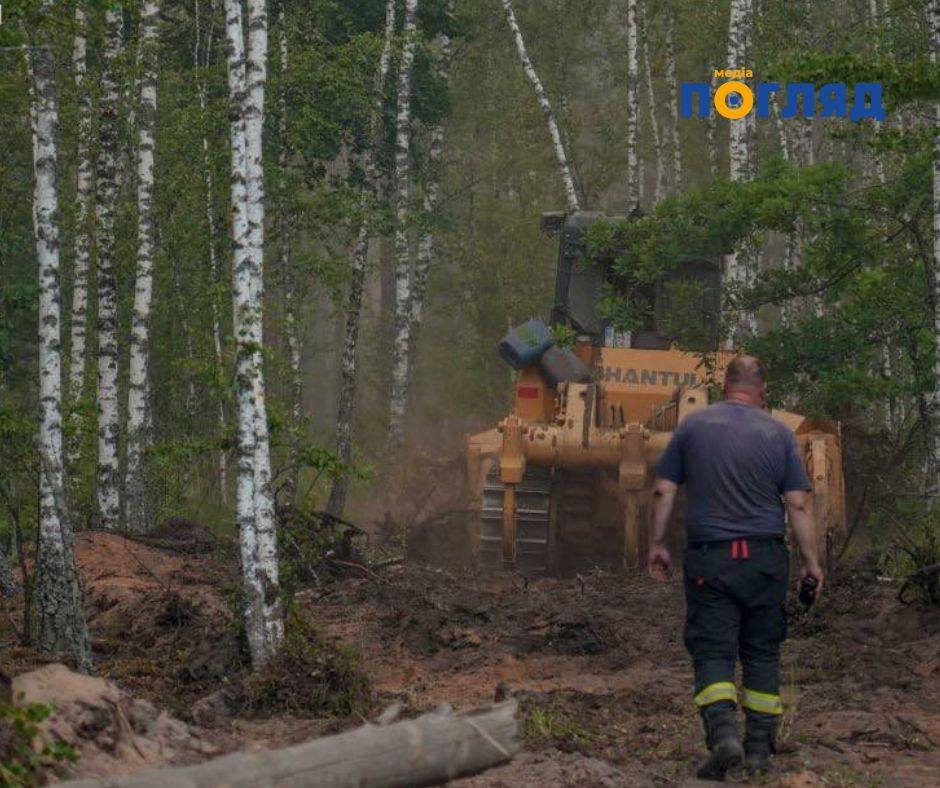 У Чорнобильській зоні рятувальники загасили масштабну пожежу на 130 га (ФОТО) - зображення